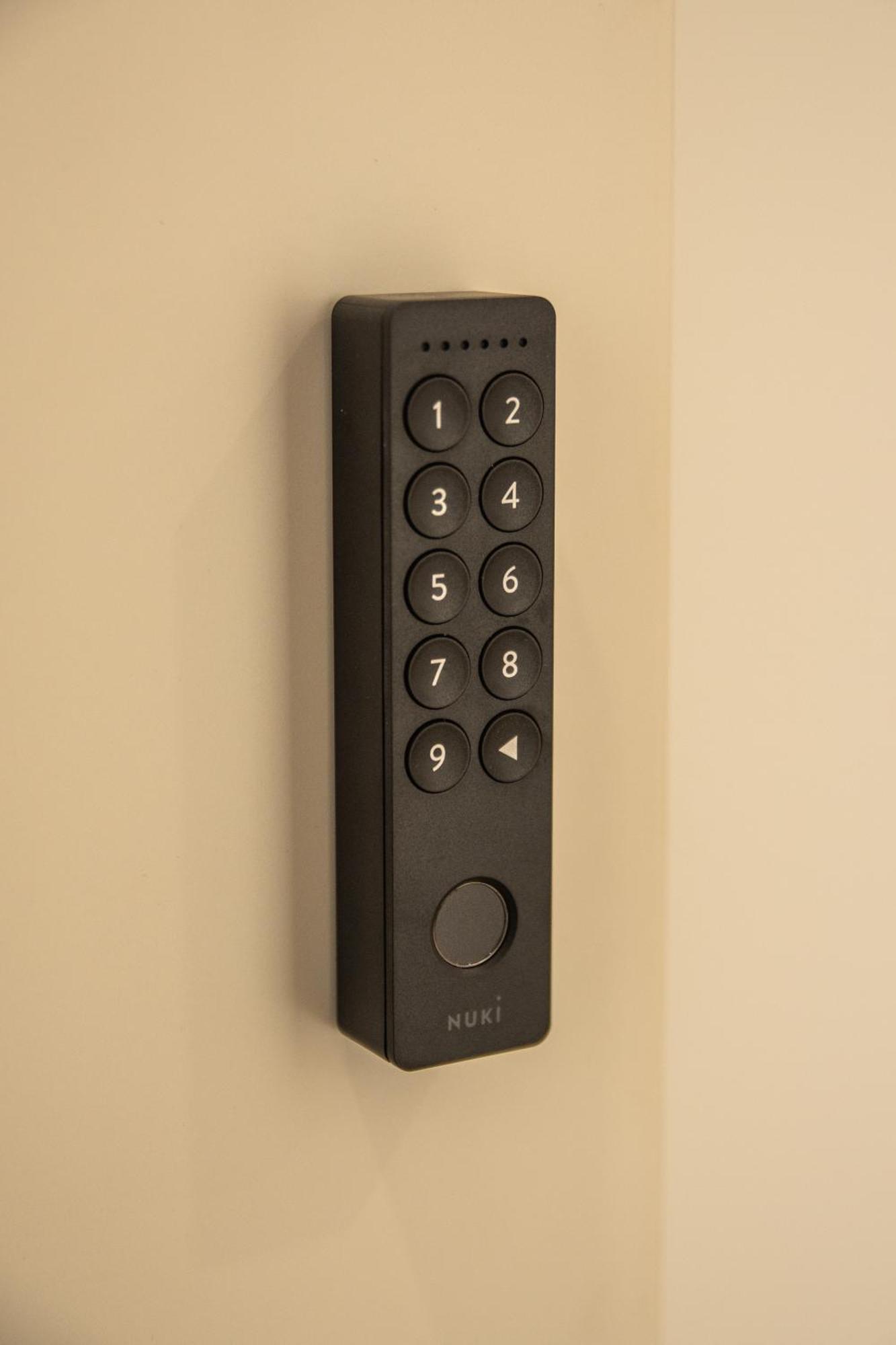 Flair Homes - Design Apartments With Smart-Tv, Self Check-In & Free Parking 卡尔斯鲁厄 外观 照片